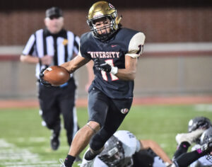 T.T. Brooks breaks open the game, grabs three TDs in University's 42-9 win over Preston